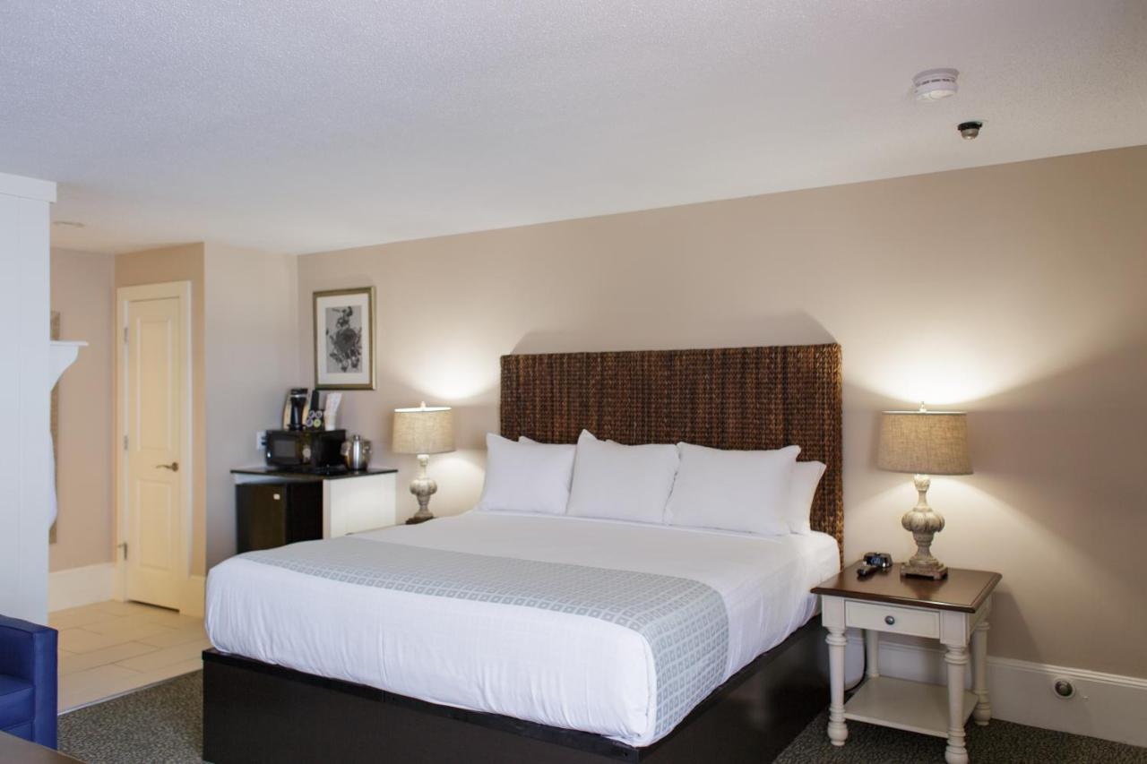 Sea Crest Beach Resort Falmouth Bagian luar foto
