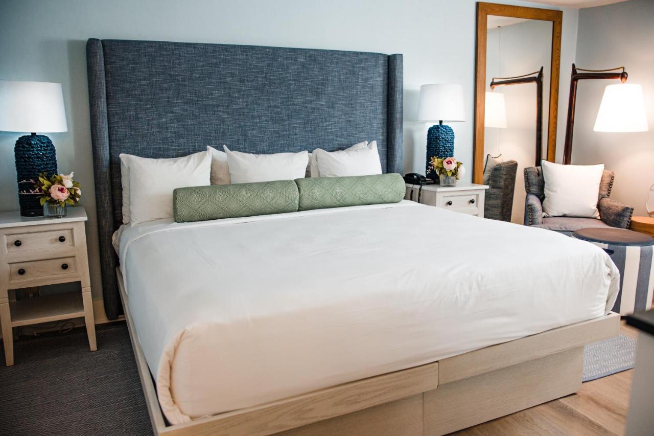 Sea Crest Beach Resort Falmouth Bagian luar foto
