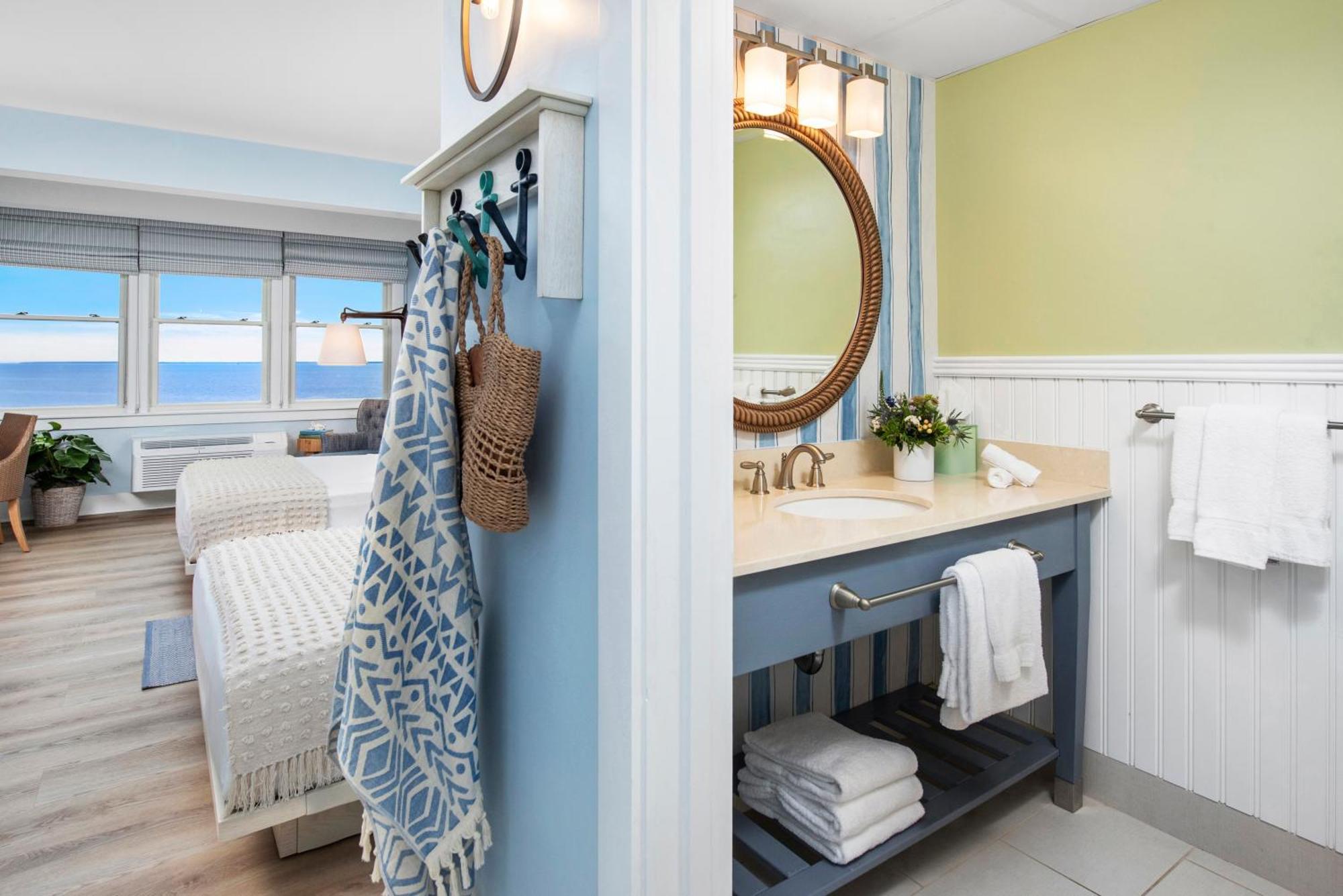 Sea Crest Beach Resort Falmouth Bagian luar foto