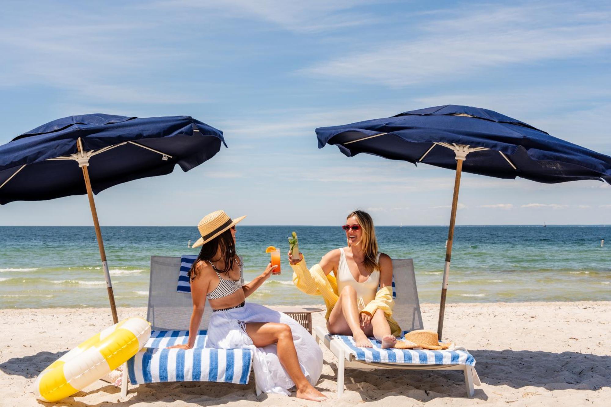 Sea Crest Beach Resort Falmouth Bagian luar foto