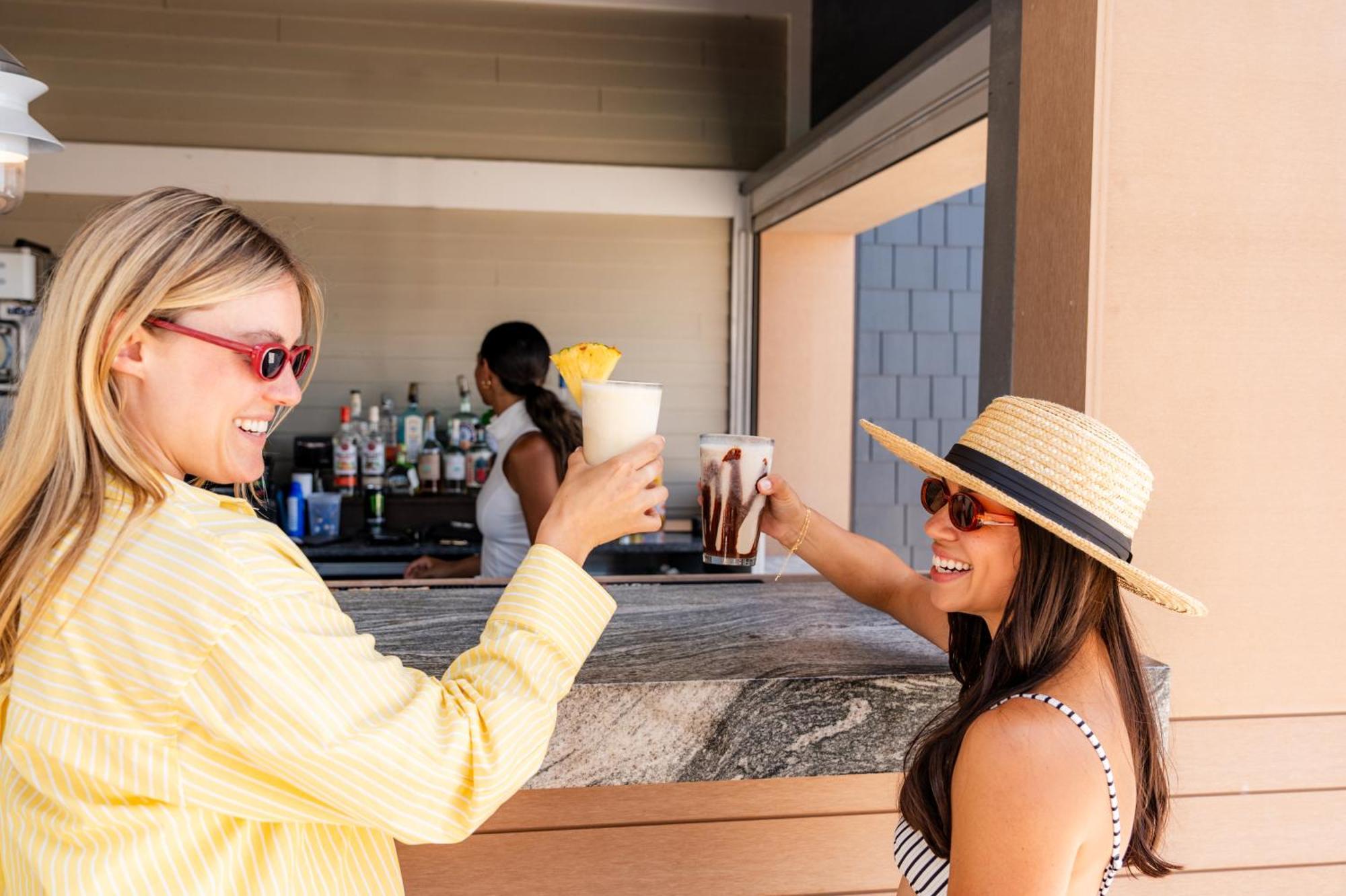 Sea Crest Beach Resort Falmouth Bagian luar foto